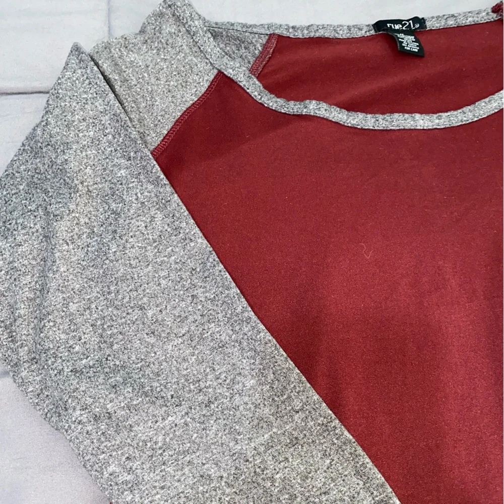 Rue 21 burgundy and gray long sleeved shirt - Picture 2 of 4